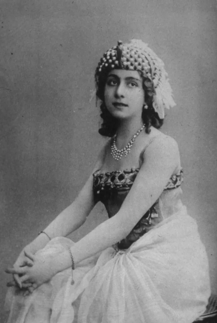 Актриса Вера Каралли