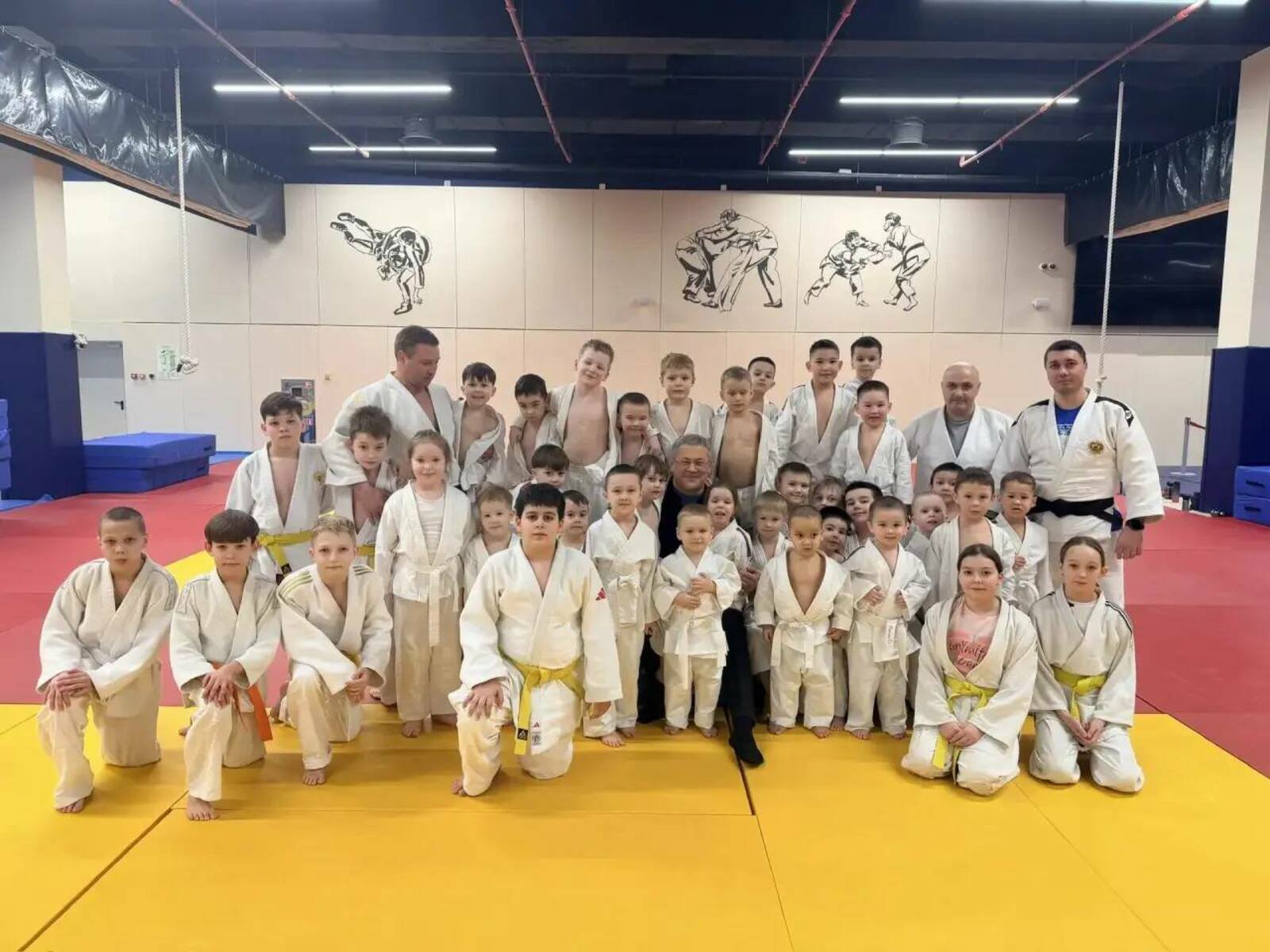 Фото со страницы ТГ Радия Хабирова