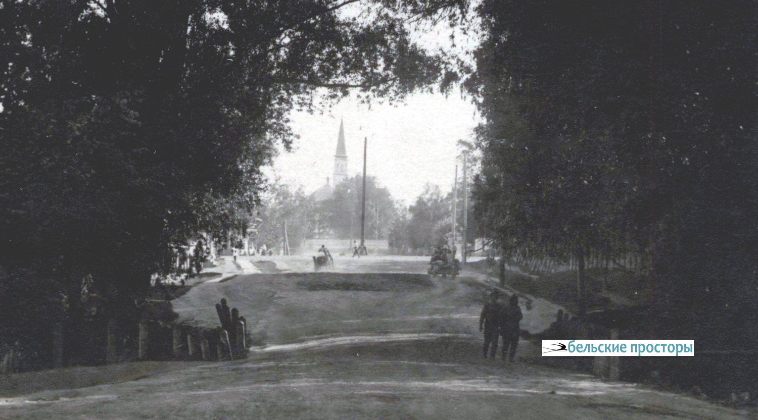 Спасскую (Новомостовую) улицу перед Видинеевским (Аксаковским) садом когда-то пересекал овраг