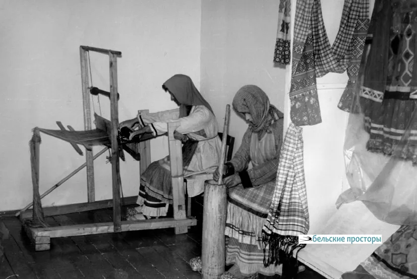 Марийки за работой