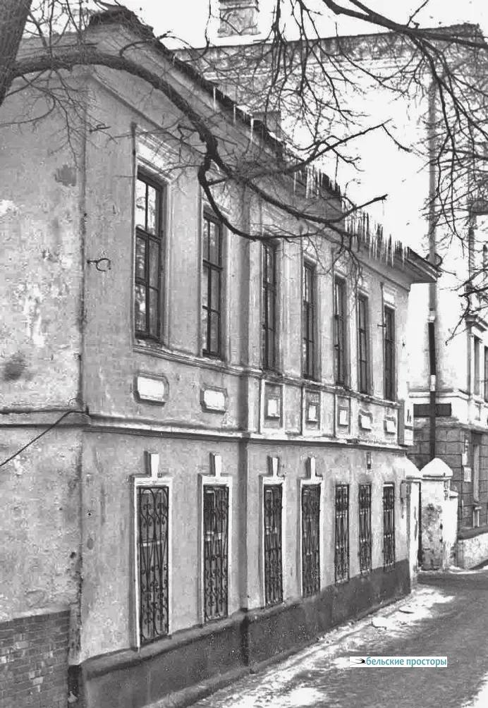 Пастеровская станция на улице Александровской (ныне К. Маркса). 1990-е гг.