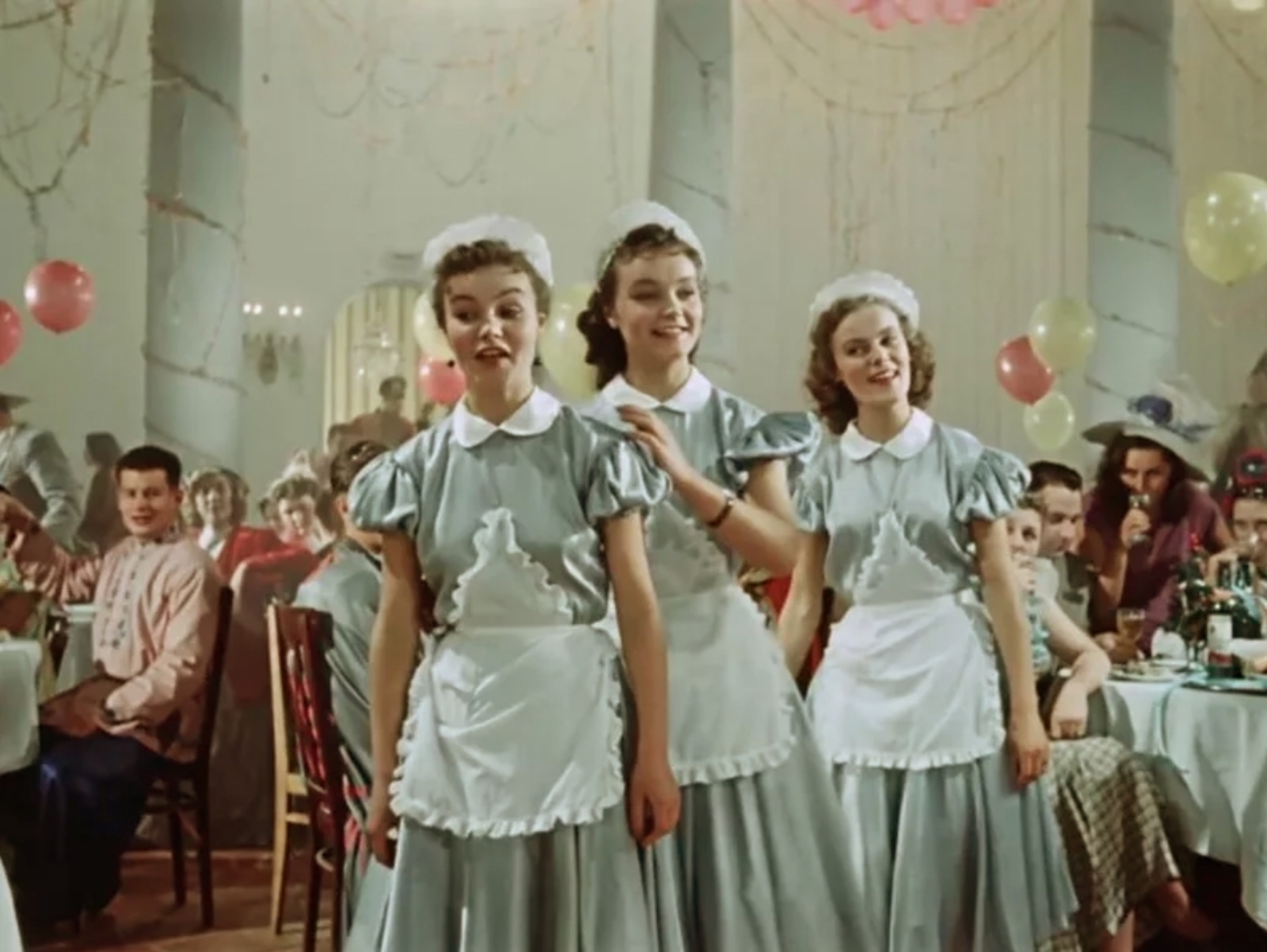 Кадр из фильма «Карнавальную ночь»