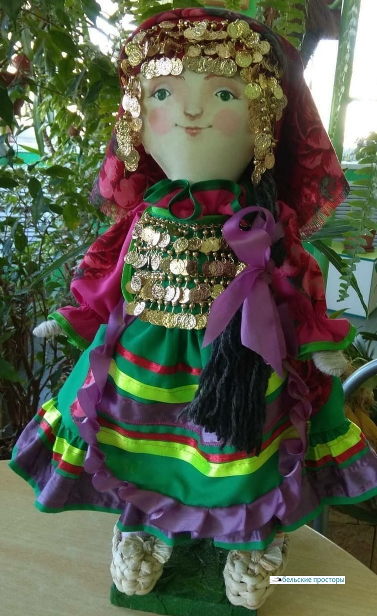 Л. Н. Михайлова. Марийская красавица. Текстиль, 2015 г